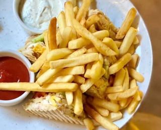 Клуб сандвич с пилешко филе (400г)