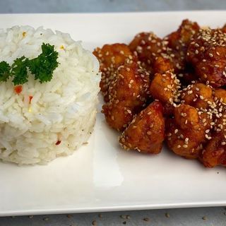 Degetele de pui cu cartofi prajiti de casa