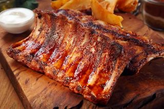 Комбо свински ребърца печени на бавен огън