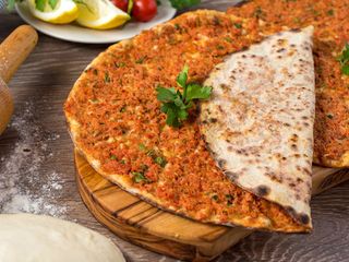 Deal 3 - Lahmacun, Batatas, Bebida