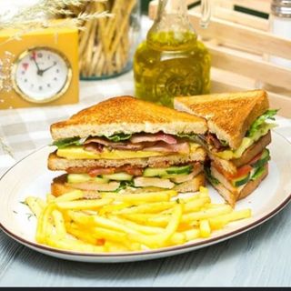 Клаб - сэндвич с яйцом