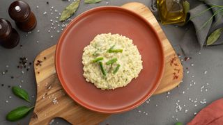 RIŽOTO SA ŠPAROGAMA