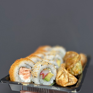 COMBO EXCLUSIVO 10 + 4 GYOZAS