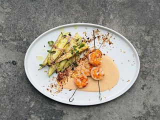 Креветка з соусом том ям