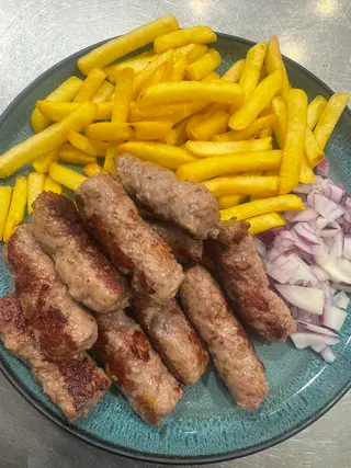 Ćevapi 10kom sa pomfritom