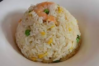 236. Riso saltato con gamberi