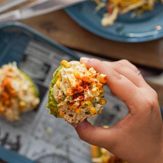 Patacones con Queso Picante (3)