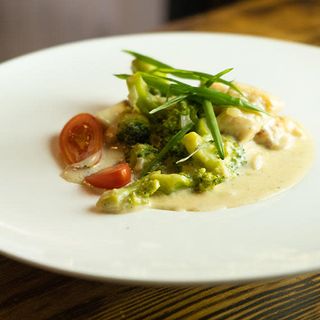 Куриная грудка с брокколи в сливочном соусе