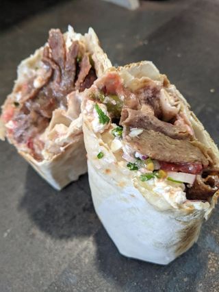  Шаурма МегаСмак з Телятиною, бринзою та оливками 