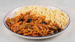 20. Sweet and sour chicken and homemade noodles 鱼香肉丝拌面