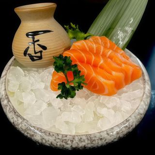 225.Sashimi salmone