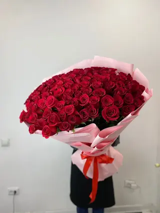 Метровые голландские розы 101 шт