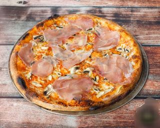  Pizza de Prosciutto é Funghi Familiar 