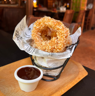 Golden Globe Onion Rings - Golden like the prize!