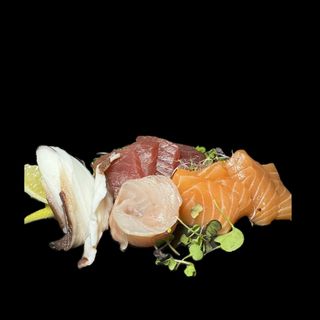 25D. sashimi variado de la casa