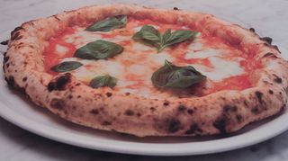 Pizza Margherita tonda