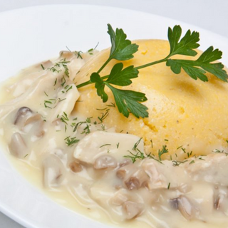 Ciulama de pui si ciuperci cu mamaliguta