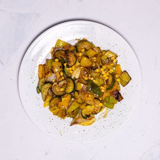 Pileći medaljoni s povrćem na žaru