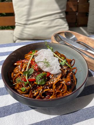 Удон  с курицей  (350г)