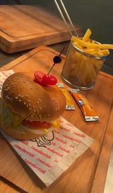 Cheese Burger + frites 