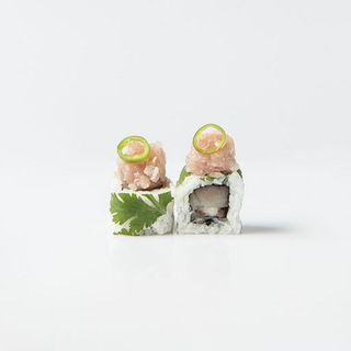 URAMAKI RICCIOLA E JALAPENO TARTARE