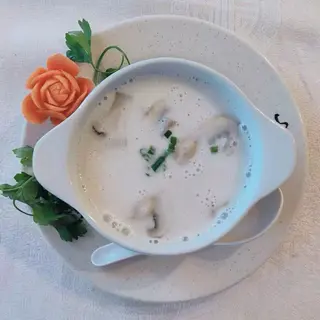 24. Sopa de leche coco con pollo