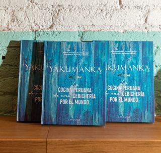 Libro "Yakumanka. La cocina peruana de una cebichería por el mundo"