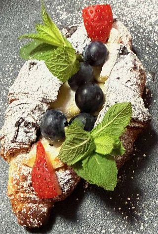 Френски кроасан сладък