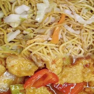 C7 Massa Chao Mian com Porco Picante