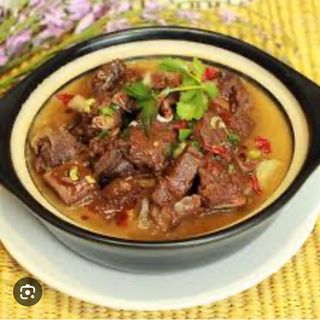 Angelo in ciotola di terracotta 