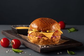 Чізбургер з курячою котлетою