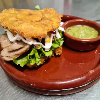 Patacón Pernil