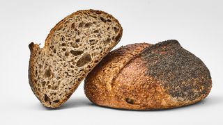 Chleb pszenno-żytni na maślance z makiem