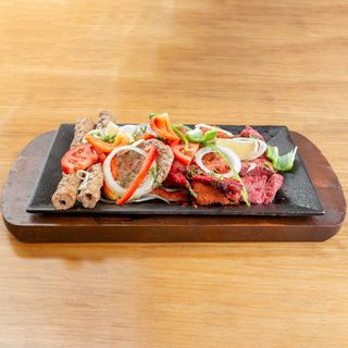 Tandoori Mix Grill (Medio)