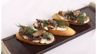 Брускетта с шампиньонами и луком (130г)