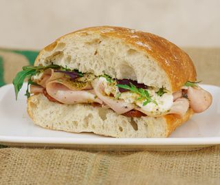 Mortadella și stracciatella