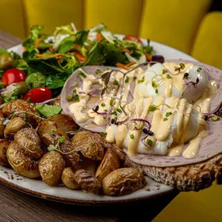 Eggs benedict