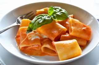 Paccheri al pomodoro e burrata