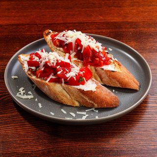 Bruschette cu rosii cherry 