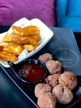 Телешки кюфтета с уеджис картофи и и барбекю сос  (400г)