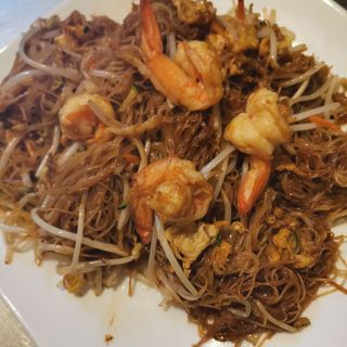 25. Spaghetti di riso saltati con gamberi虾仁炒粉干
