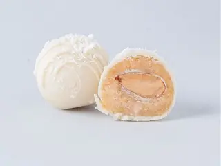 Кокосова цукерка з мигдалем