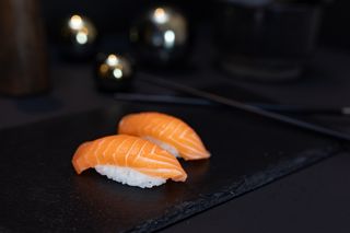 Salmon Nigiri Hi