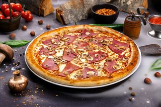 PIZZA PROSCIUTTO E FUNGHI