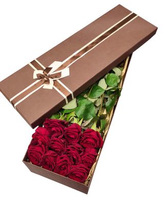 Кутия с червени рози Елеганс 11бр