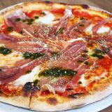 Pizza Bufalina Serrano