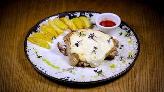 Куриное бедро под сыром (1 пор.)