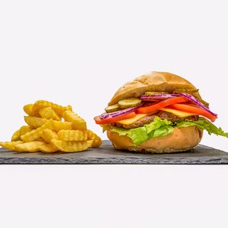 Бургер с дърпано свинско месо (400г)