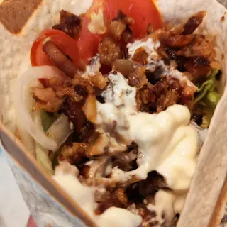 KEBAB SALTIMBOCCA INSALATA POMODORO SALSA Tzatziki ( NON PICCANTE )
