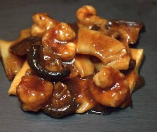 Gambas Con Setas Chinas Y Bambú